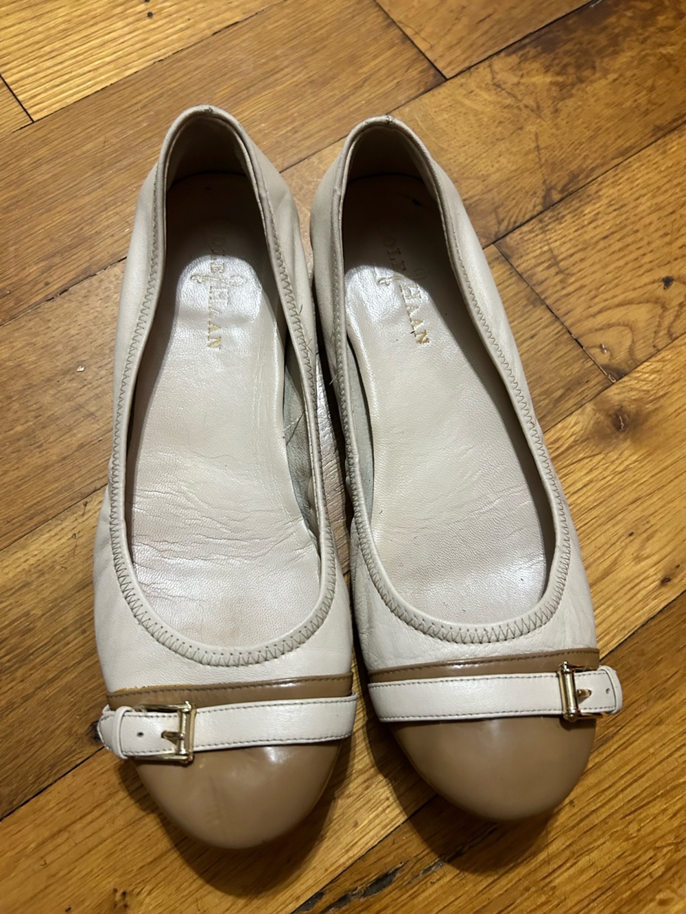 Cole Haan Ballet Shoe Women's Leather Flat Cream  Tan sz 8B Buckle Accent Retro